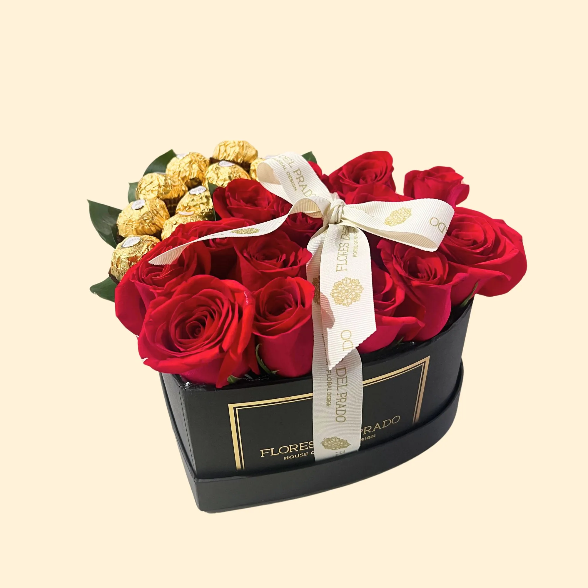 Caja de flores Chocolat Medium con rosas rojas para amor y amistad, de Flores del Prado